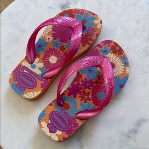 Havaianas Multicolor Floral Flip Flops with Metallic Pink Straps